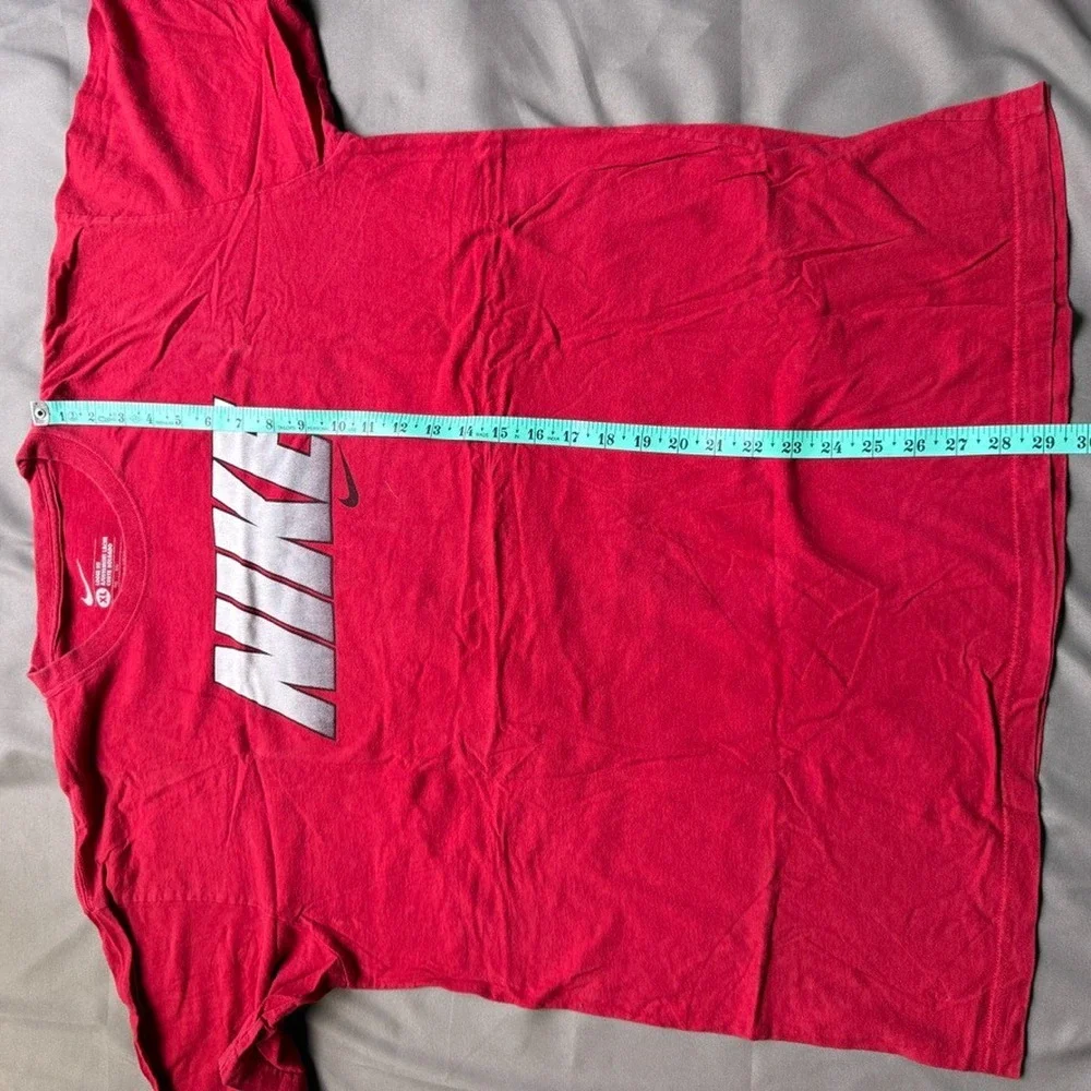 Nike Shirt Mens XL Red Loose Fit Spell out Swoosh Big Halftone Fade Logo